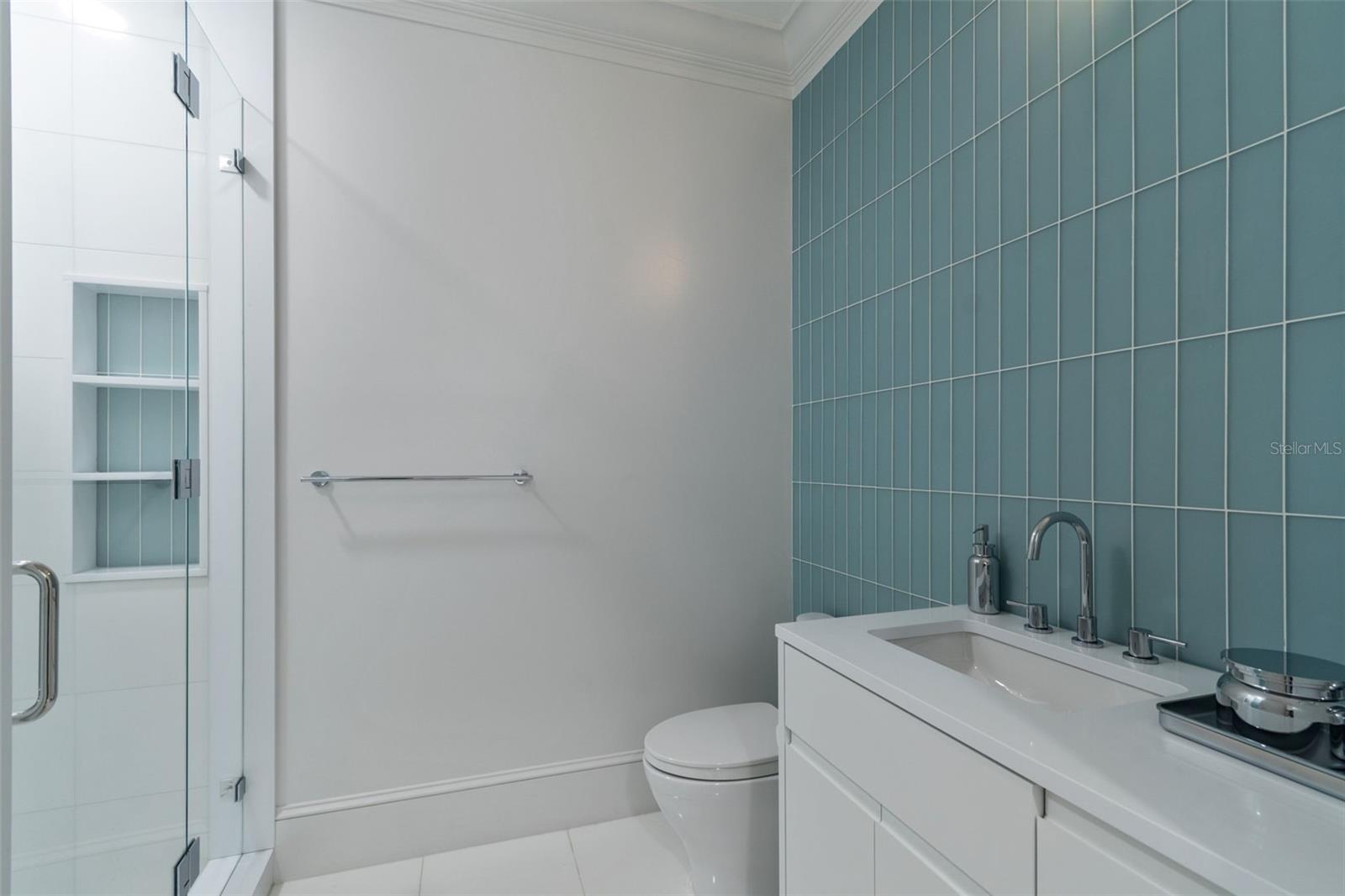 450 KNIGHTS RUN AVE #2004