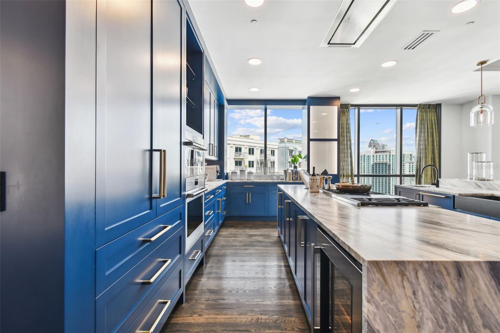 450 KNIGHTS RUN AVE #2004