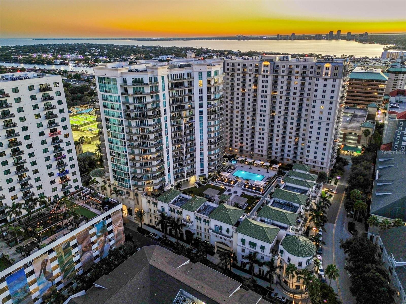 450 KNIGHTS RUN AVE #2004