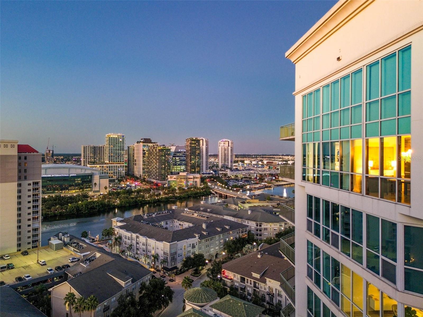 450 KNIGHTS RUN AVE #2004