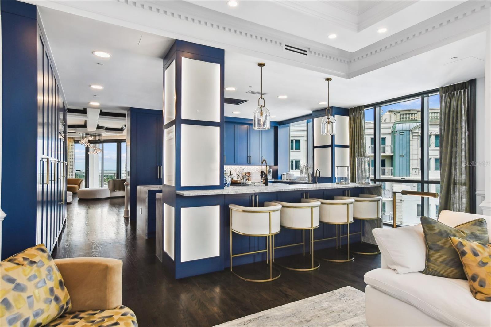 450 KNIGHTS RUN AVE #2004