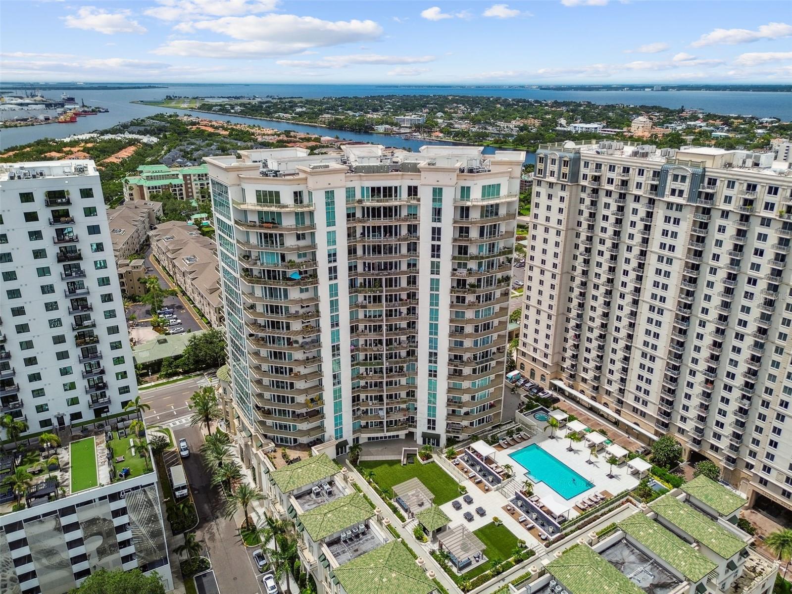 450 KNIGHTS RUN AVE #2004