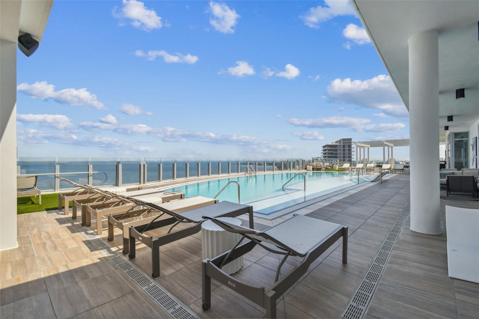 2910 W BARCELONA ST #902