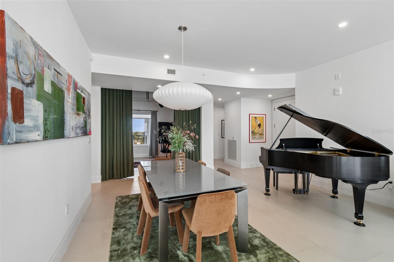 2910 W BARCELONA ST #902