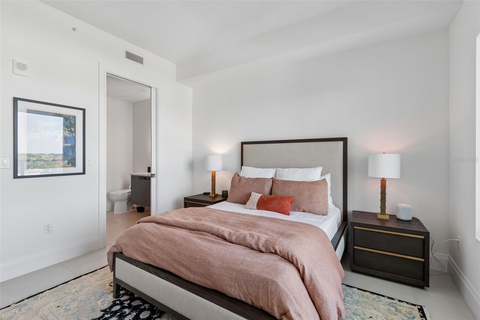 2910 W BARCELONA ST #902