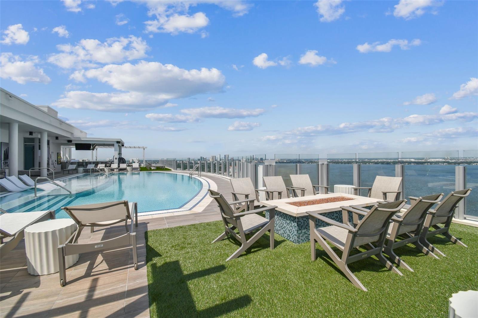 2910 W BARCELONA ST #902