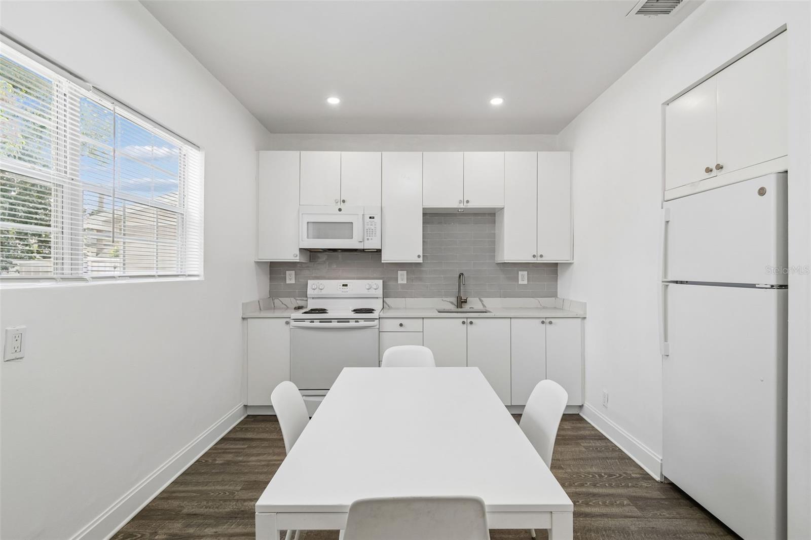 1406 E 23RD AVE