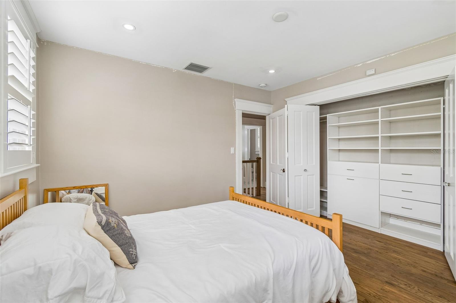 712 S ORLEANS AVE