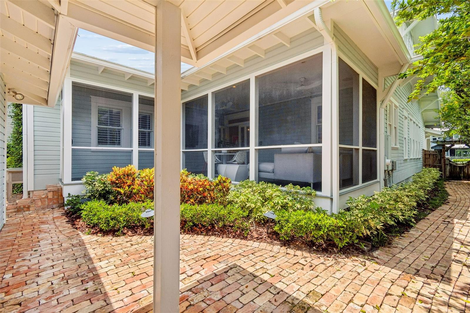 712 S ORLEANS AVE
