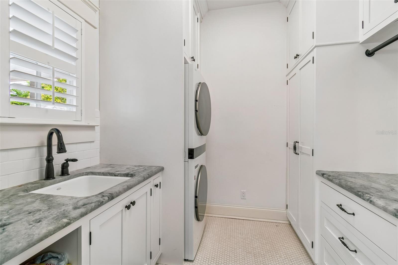 712 S ORLEANS AVE