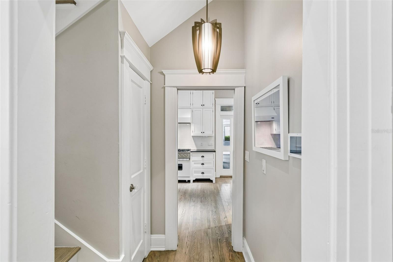 712 S ORLEANS AVE