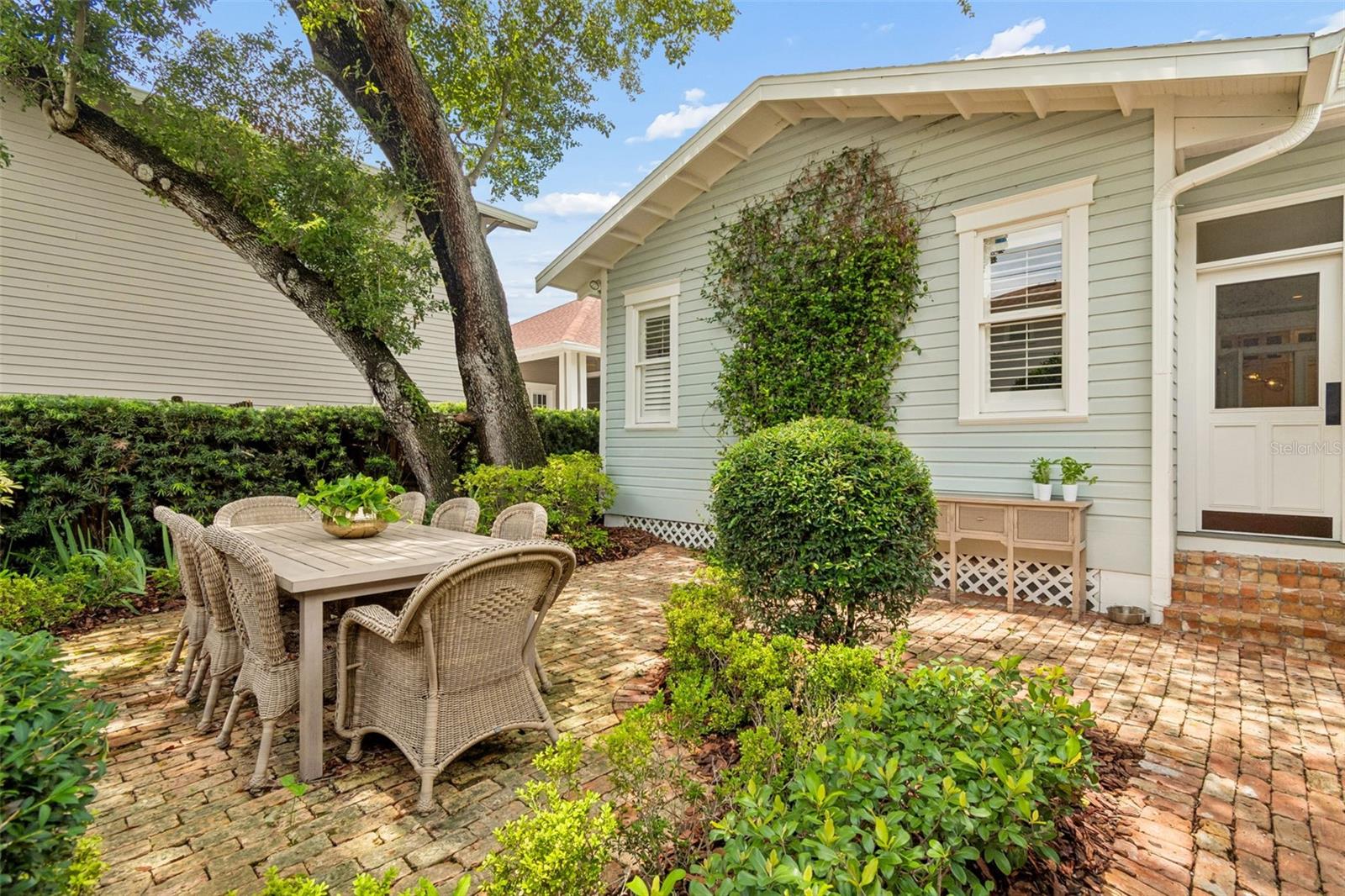 712 S ORLEANS AVE