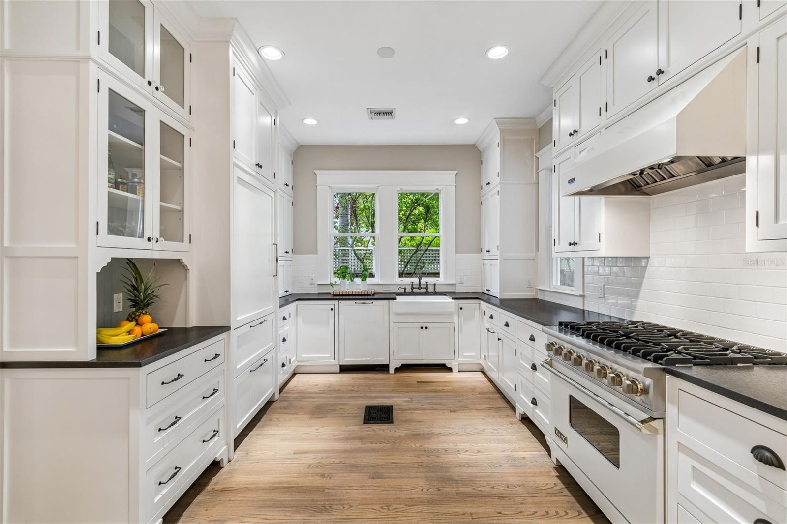 712 S ORLEANS AVE