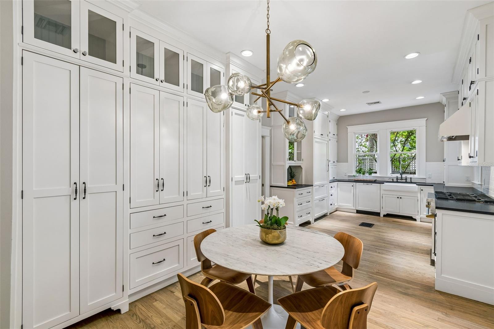 712 S ORLEANS AVE