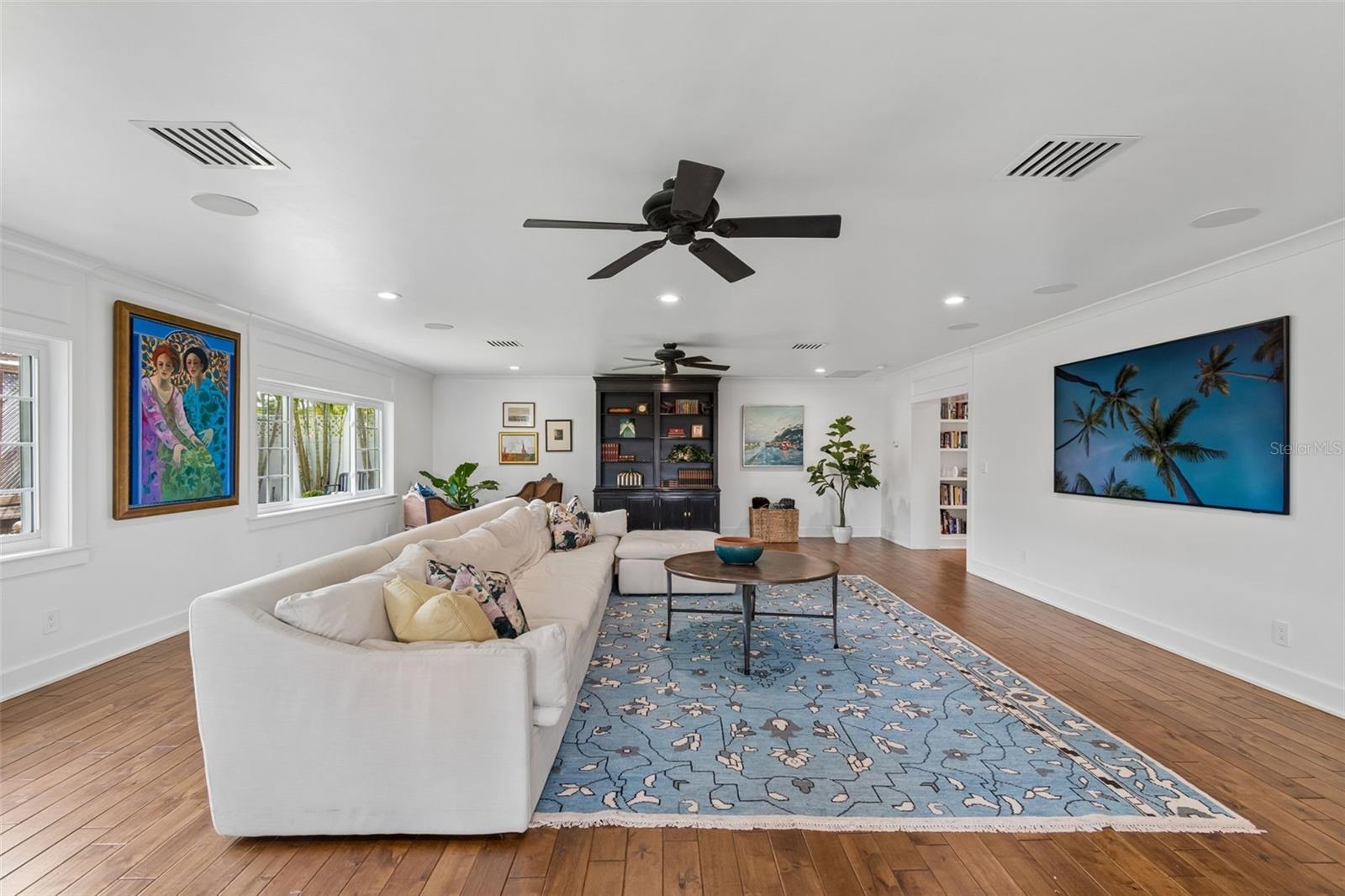 2807 W FOUNTAIN BLVD