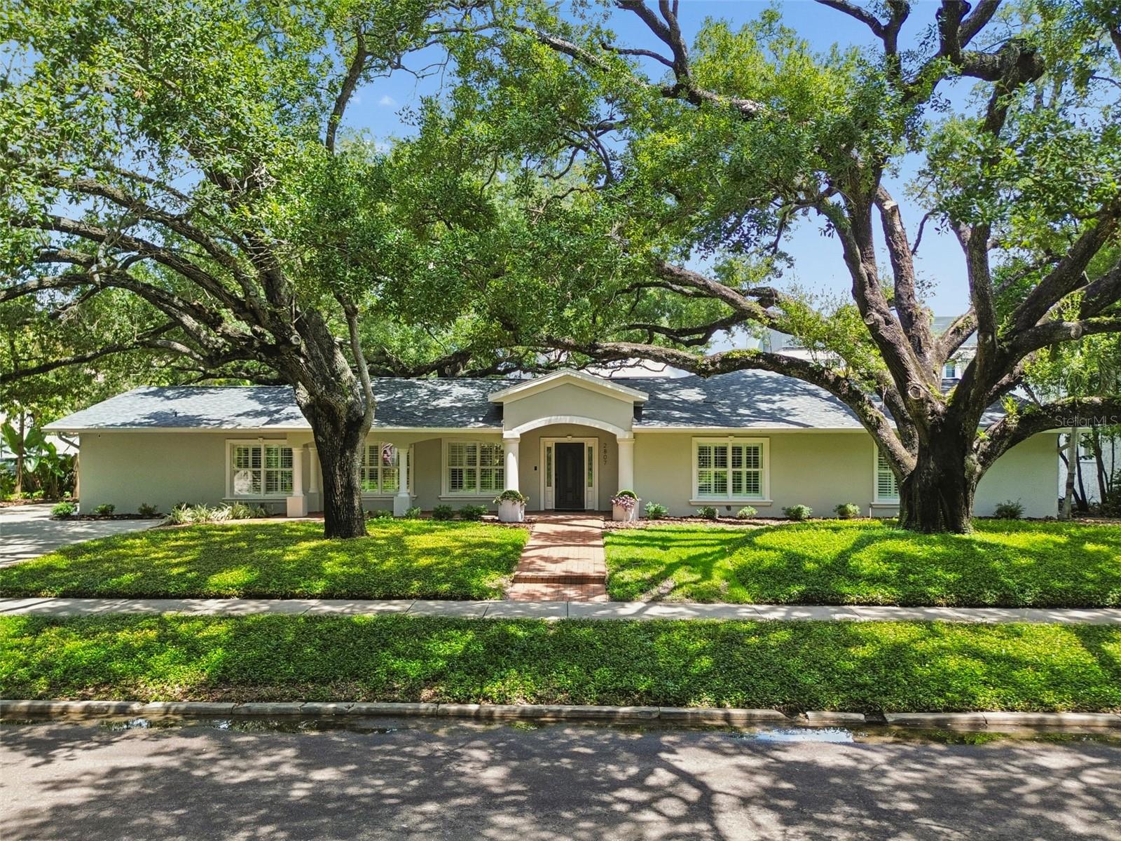 2807 W FOUNTAIN BLVD
