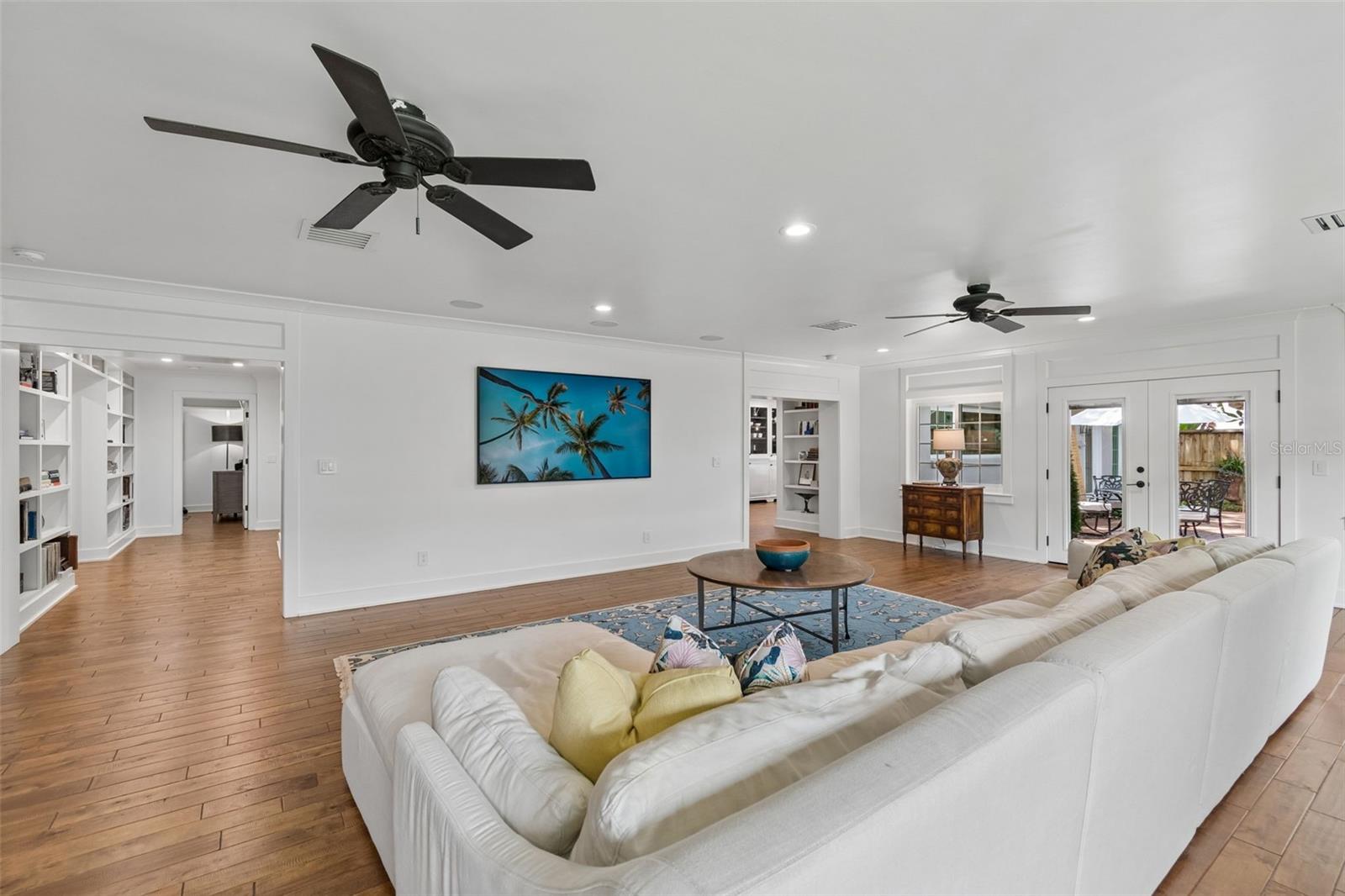 2807 W FOUNTAIN BLVD