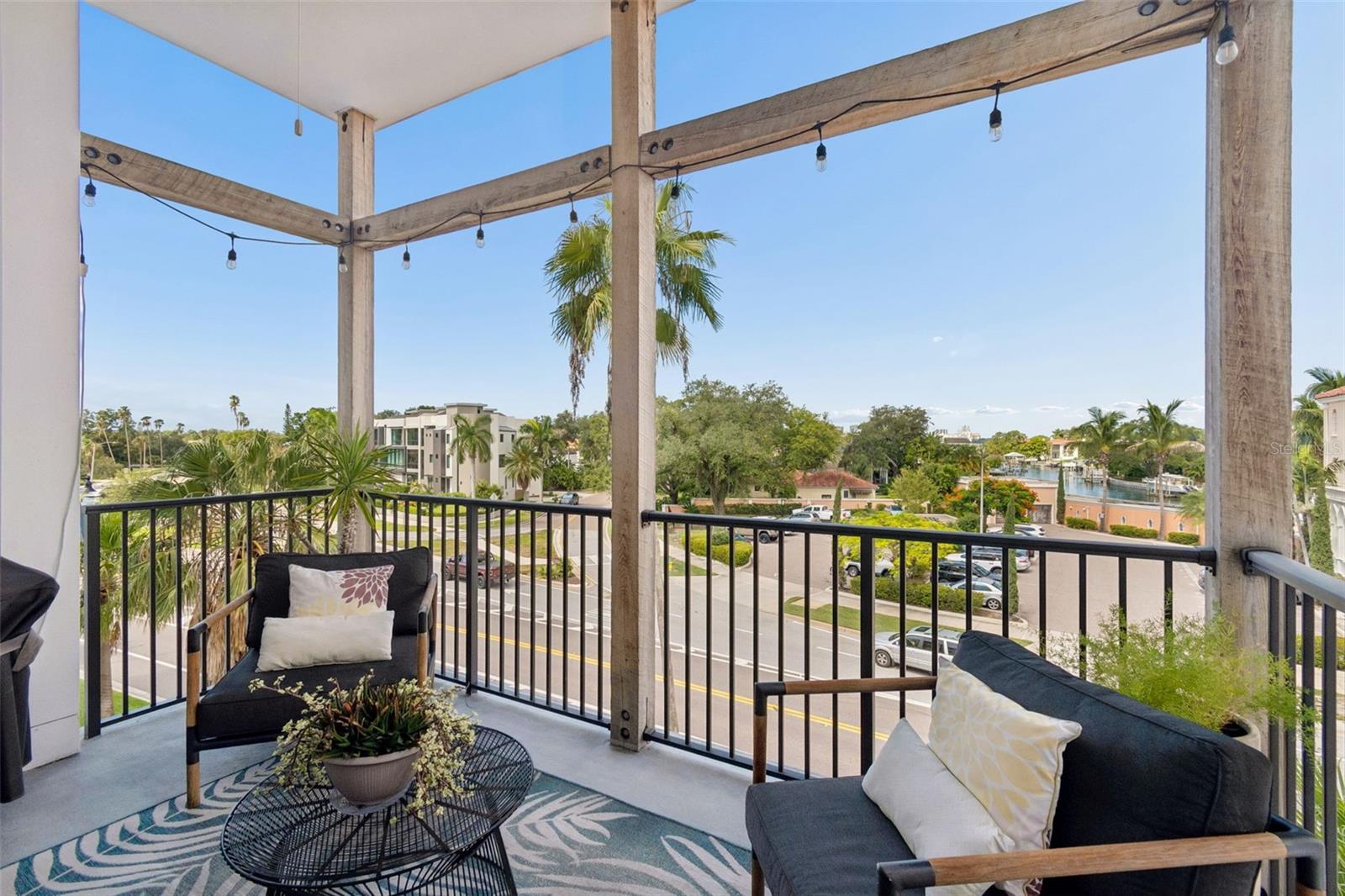 91 DAVIS BLVD #301