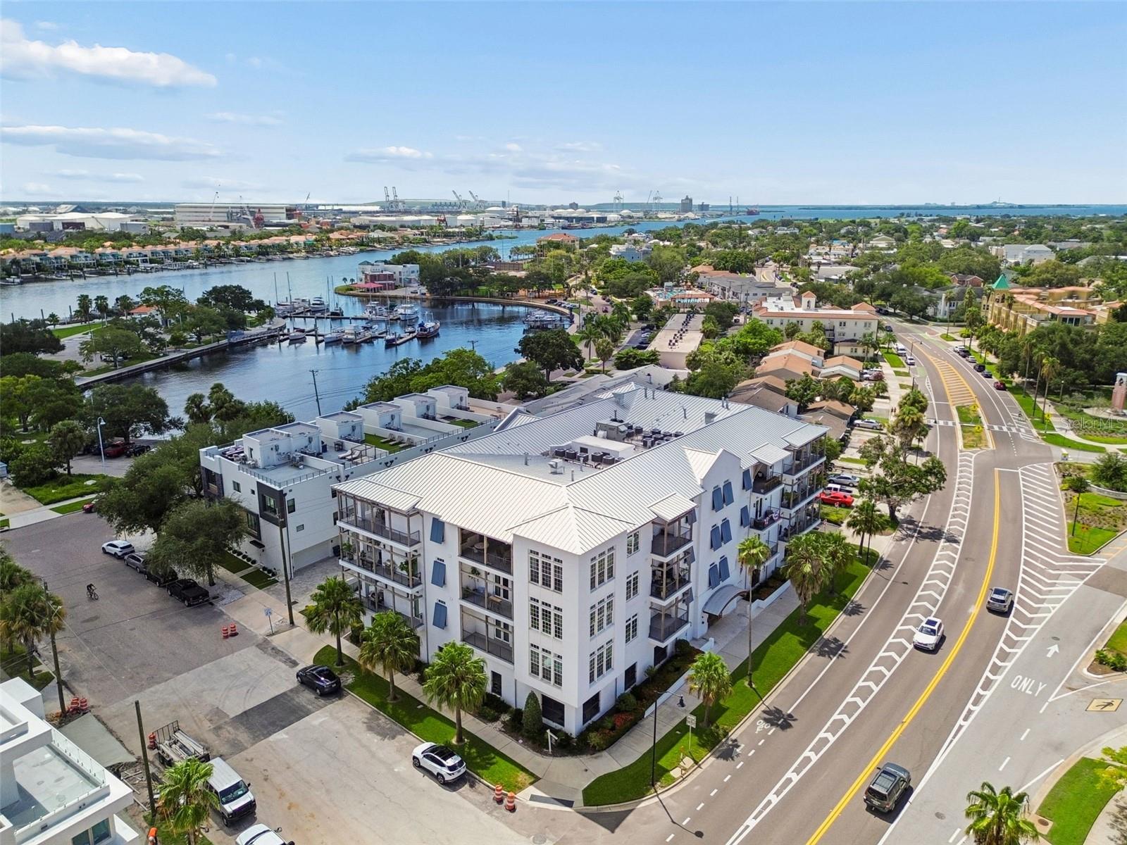 91 DAVIS BLVD #301