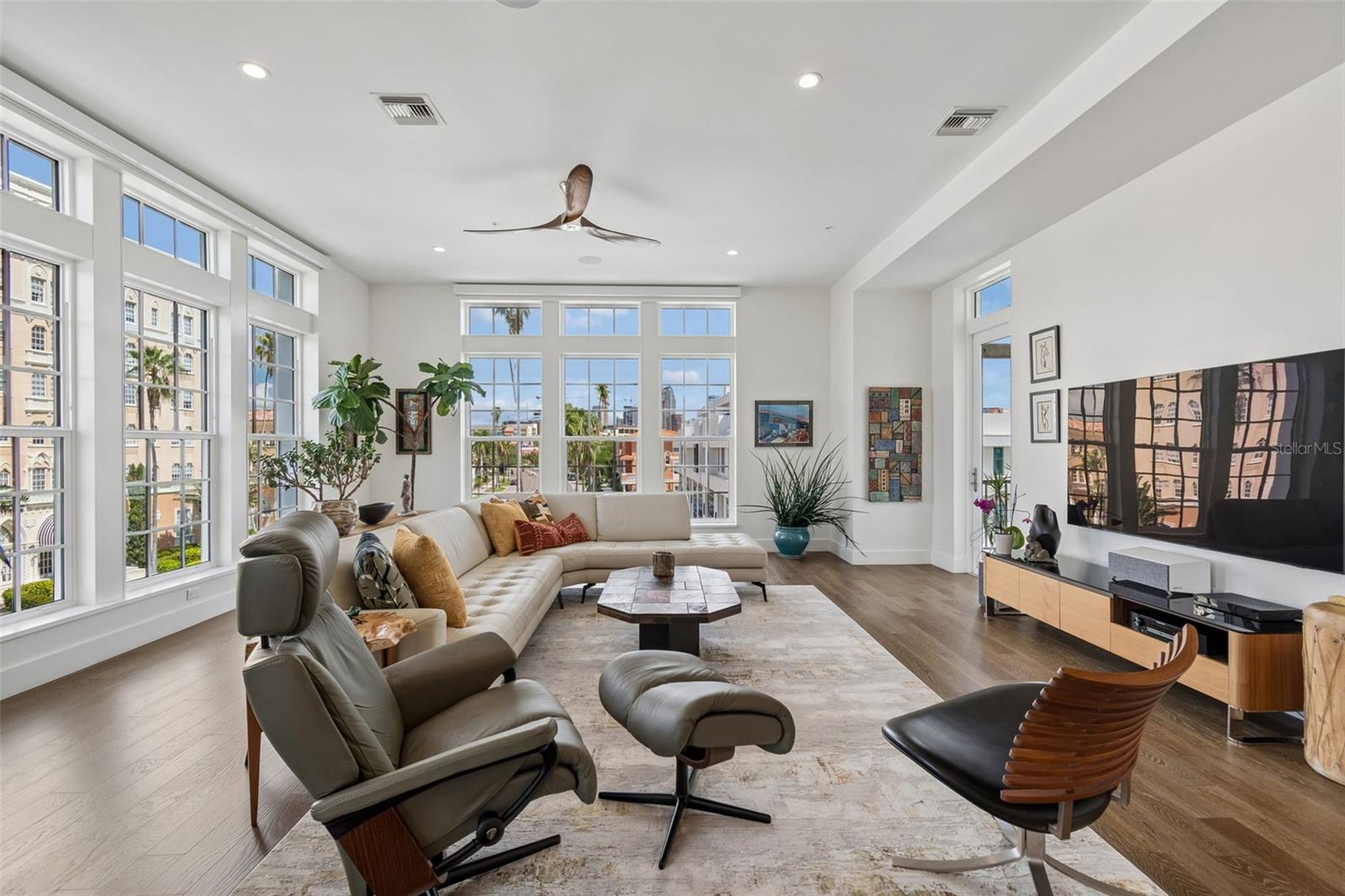 91 DAVIS BLVD #301