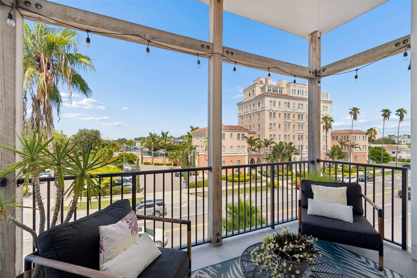 91 DAVIS BLVD #301