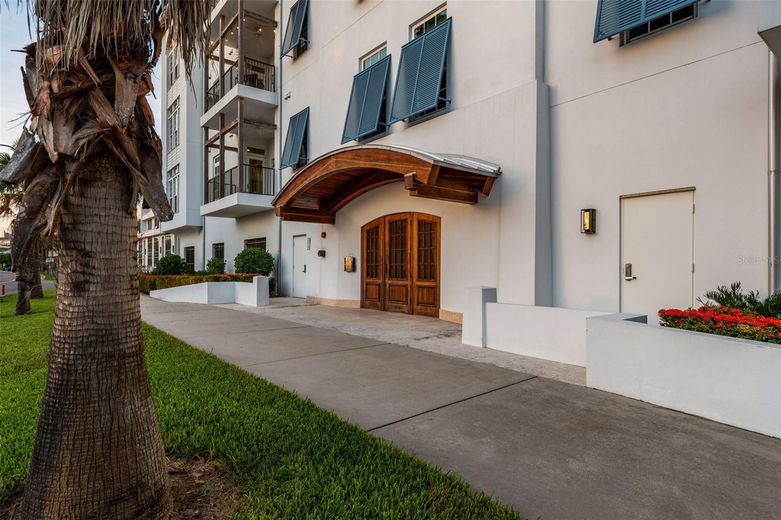 91 DAVIS BLVD #301