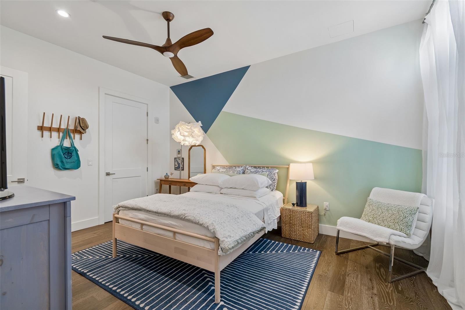 91 DAVIS BLVD #301