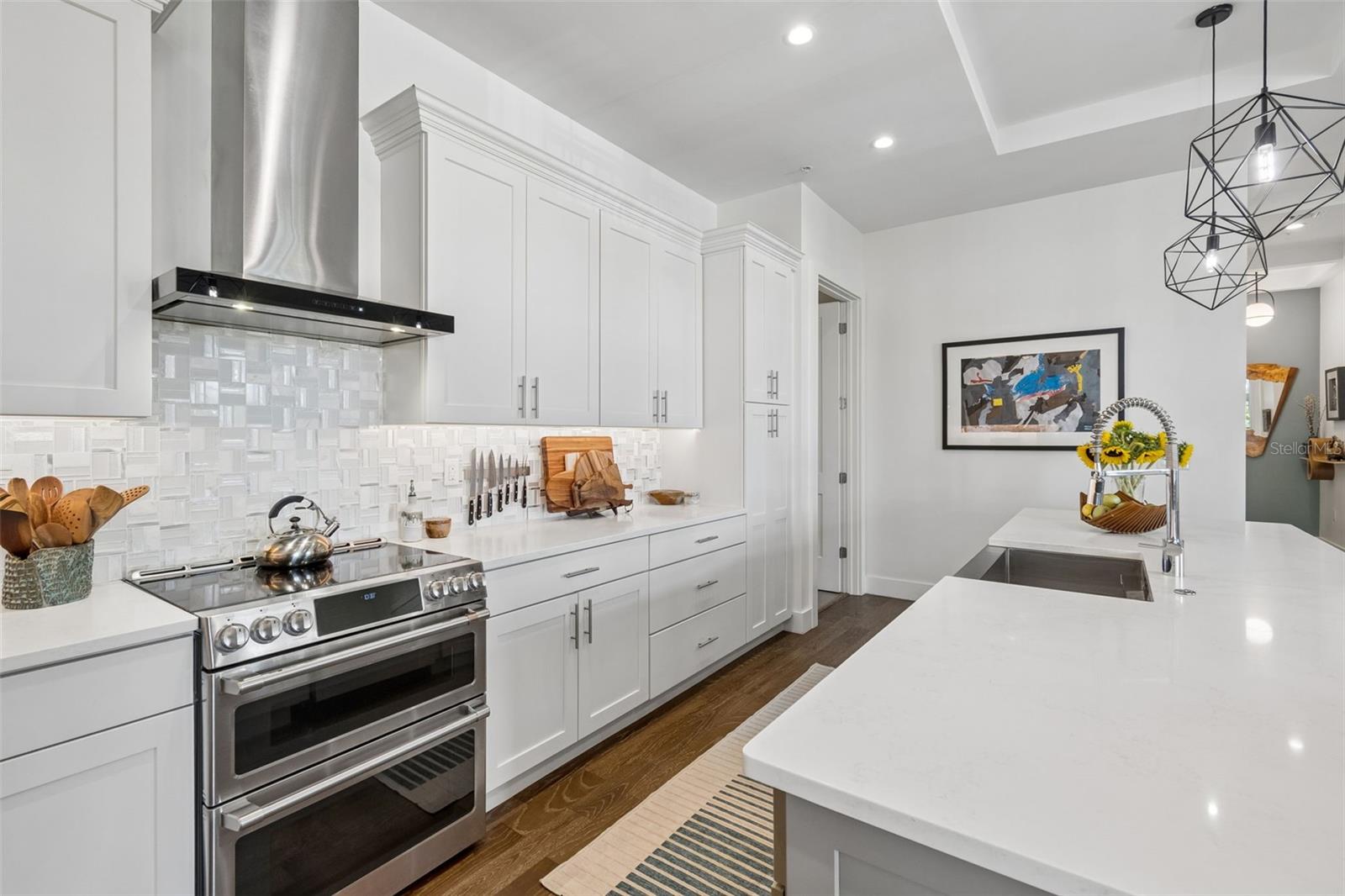 91 DAVIS BLVD #301