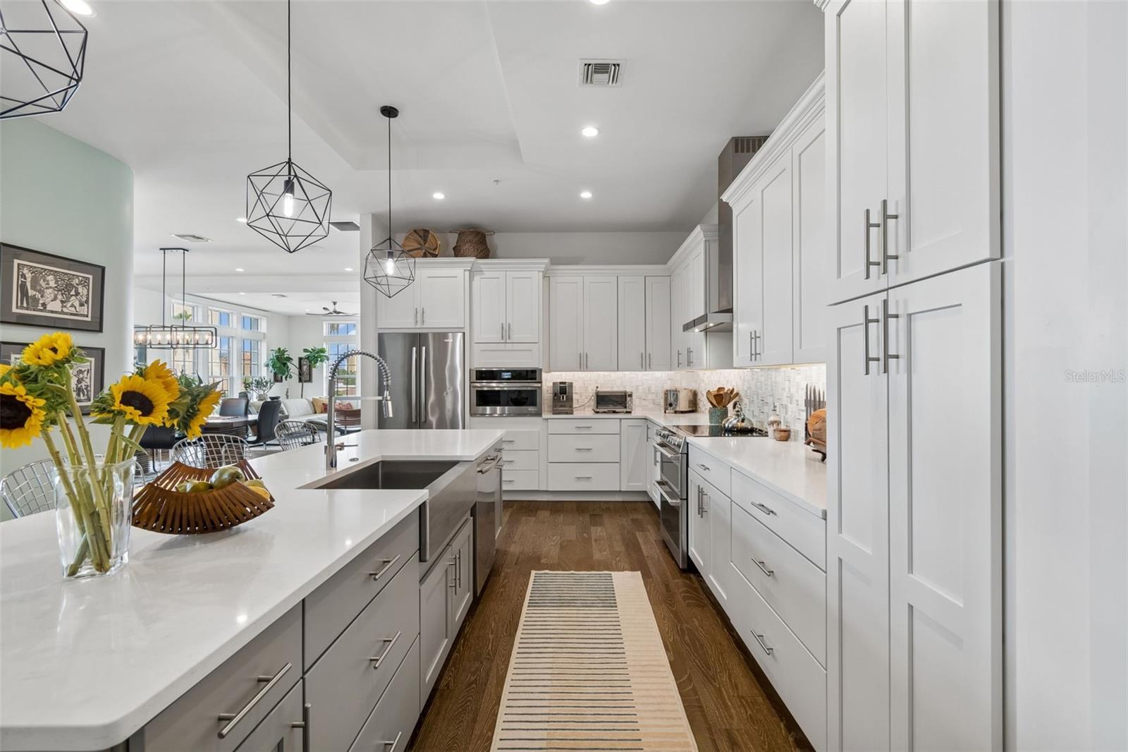 91 DAVIS BLVD #301