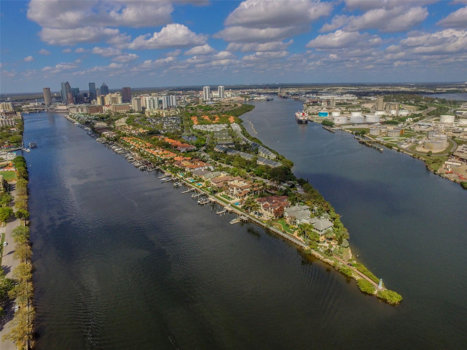 91 DAVIS BLVD #301