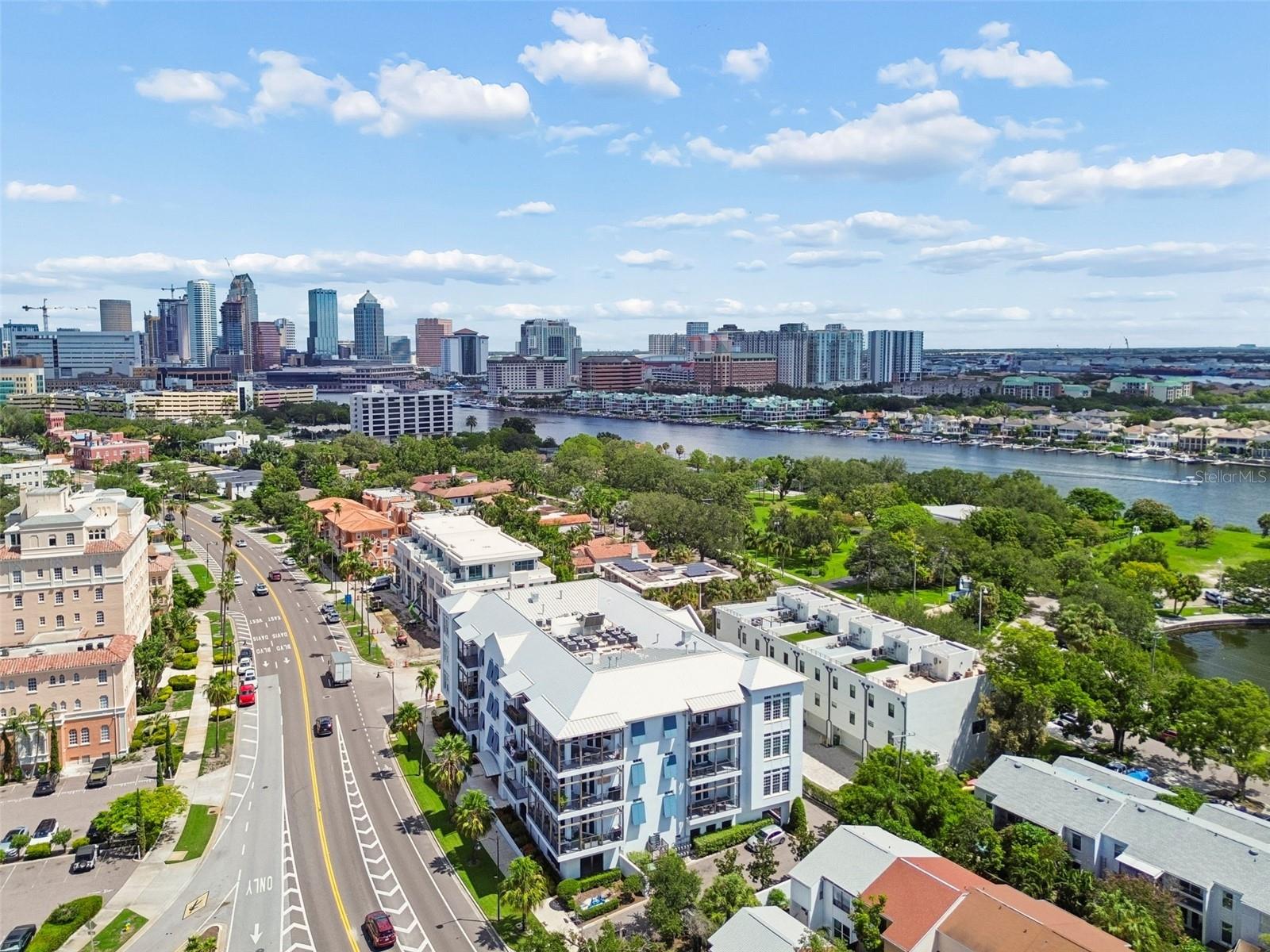 91 DAVIS BLVD #301