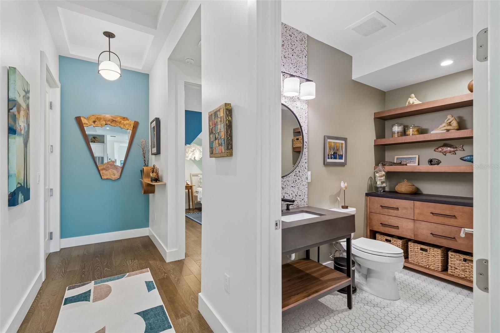 91 DAVIS BLVD #301