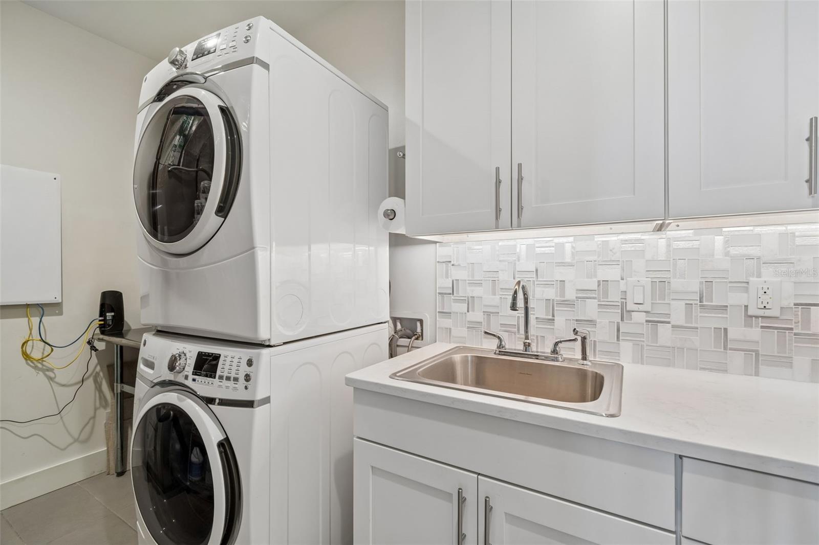 91 DAVIS BLVD #301