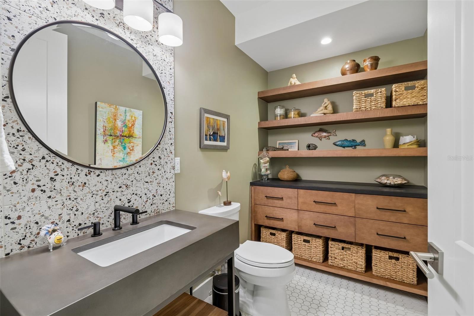 91 DAVIS BLVD #301