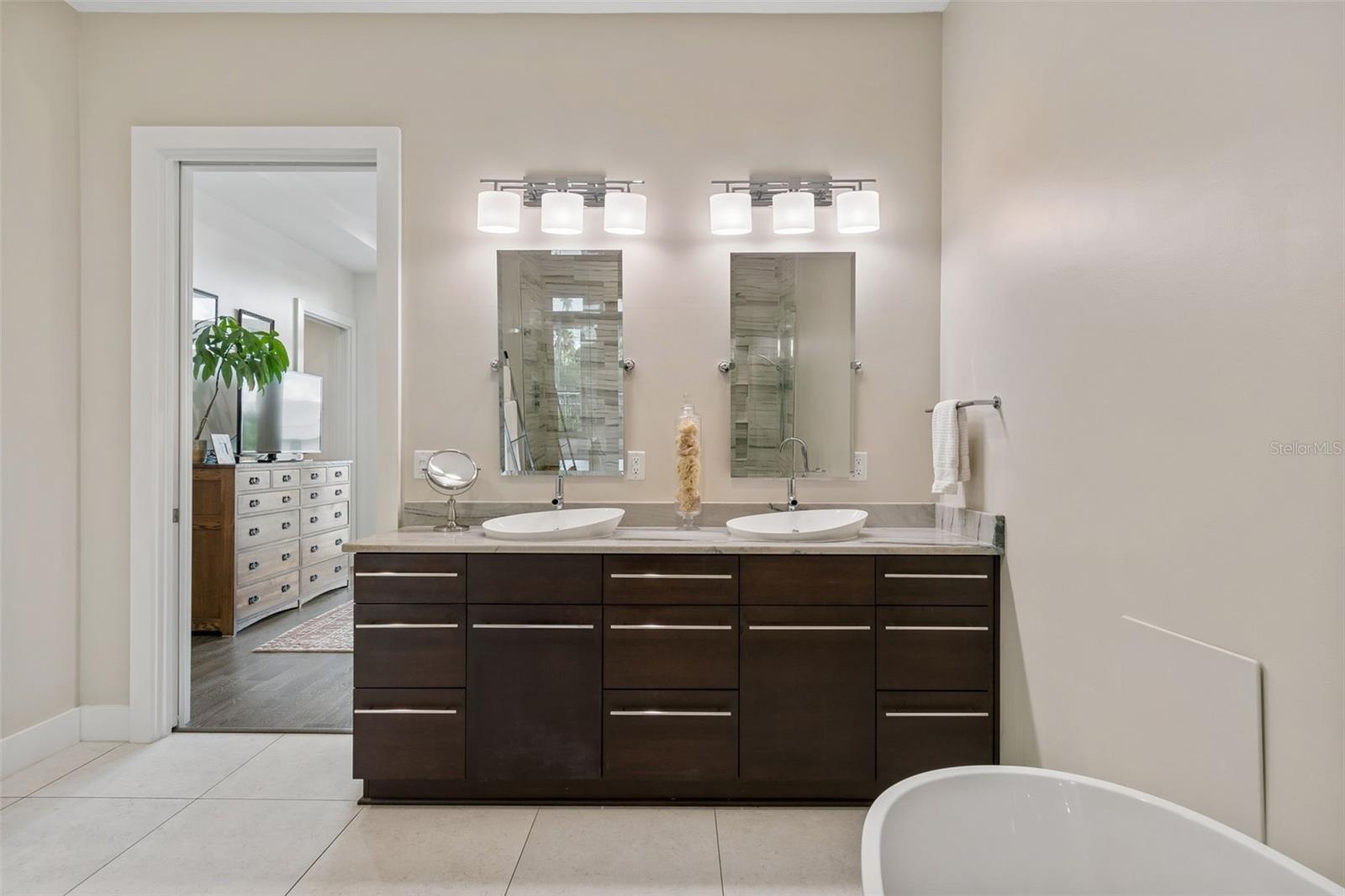 91 DAVIS BLVD #301