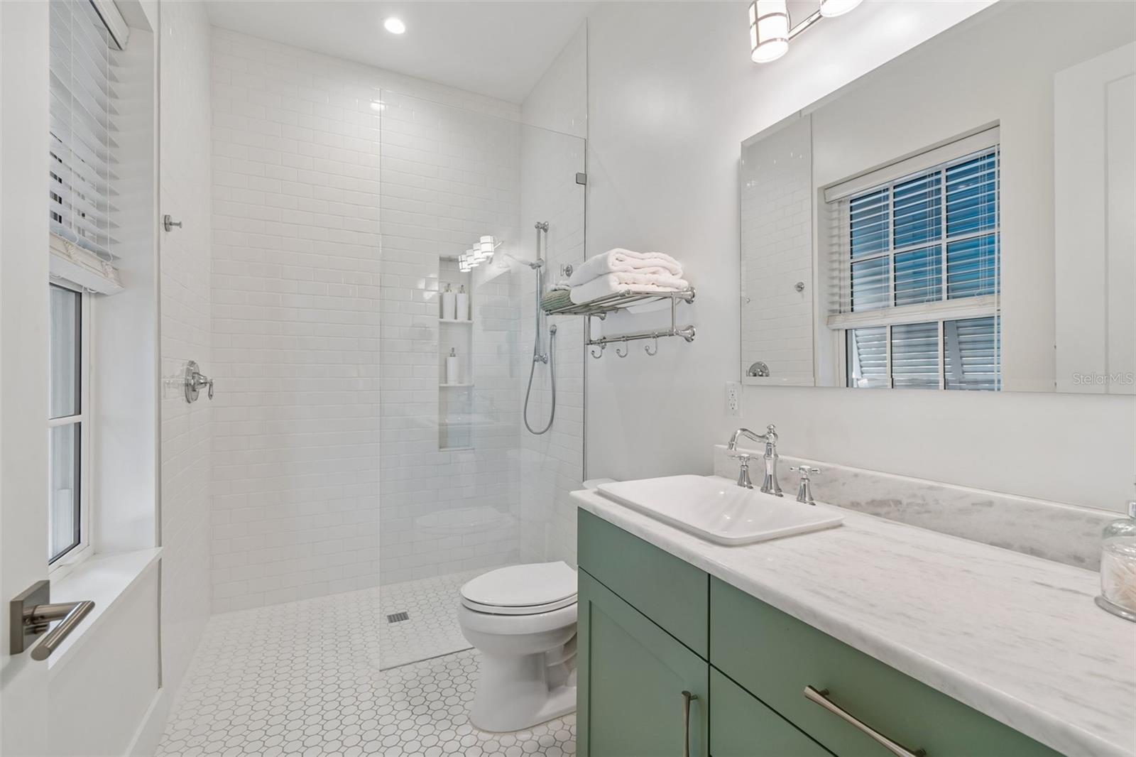91 DAVIS BLVD #301