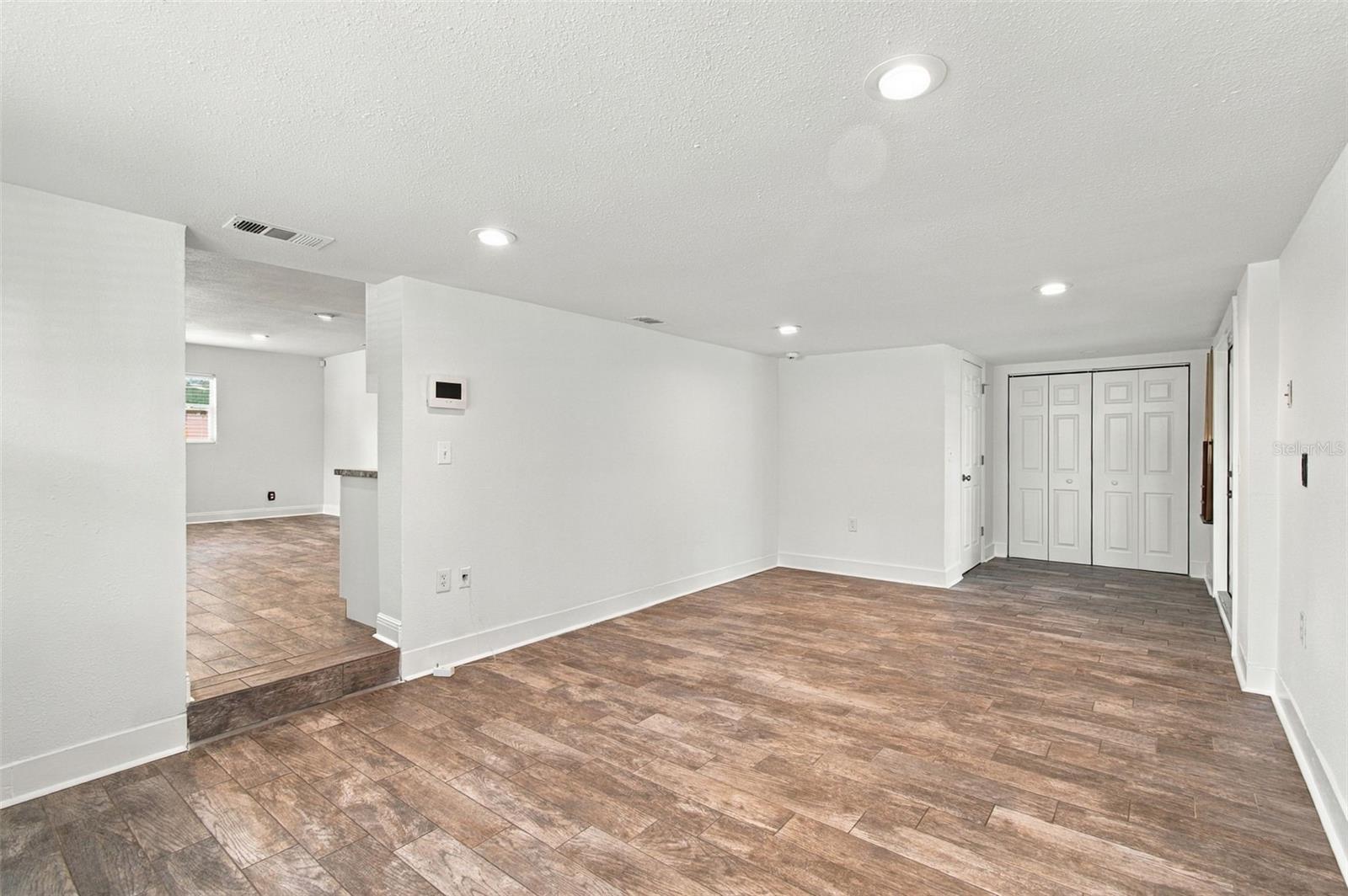 4107 W WYOMING AVE