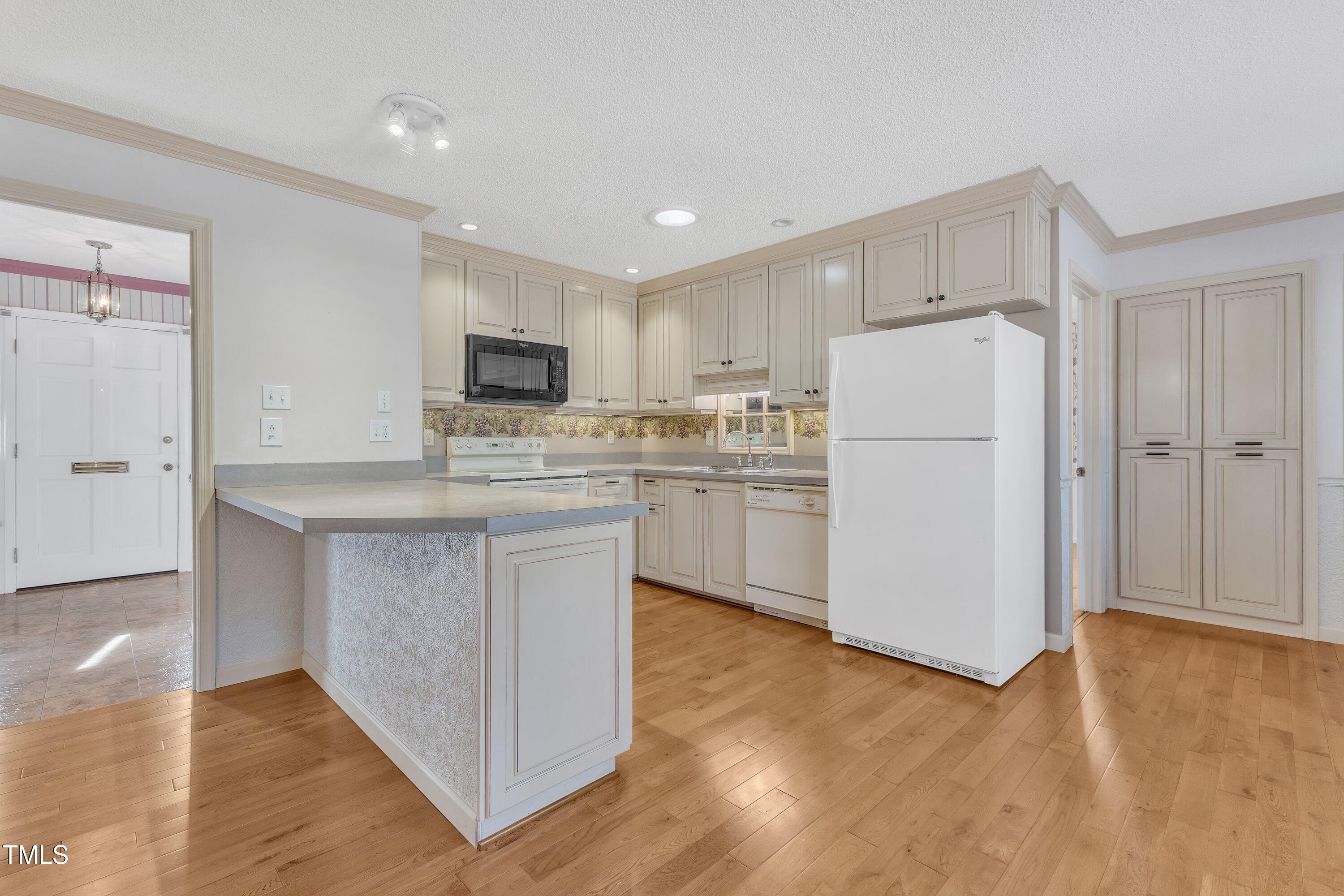 1402 Buckingham Road