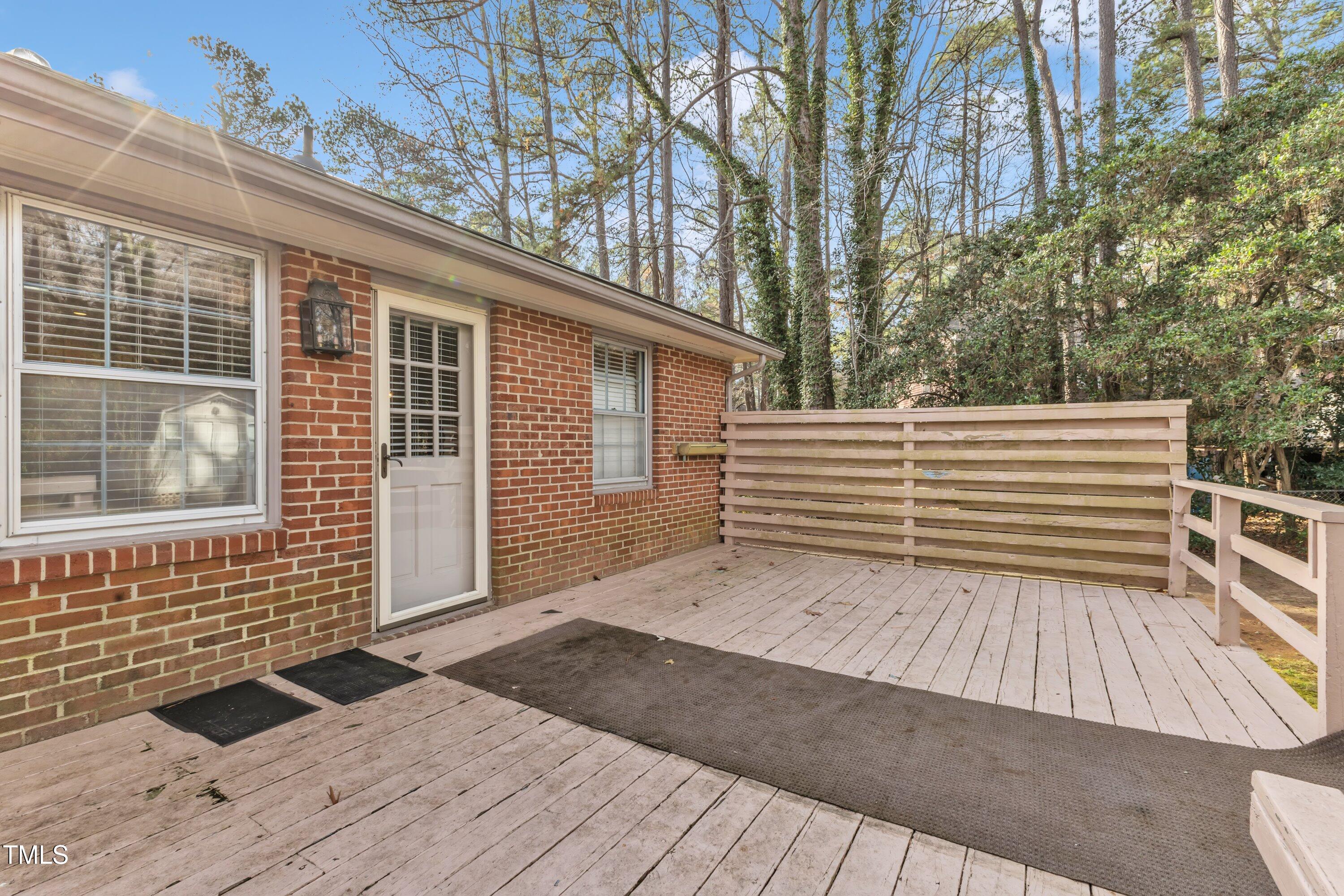 1402 Buckingham Road