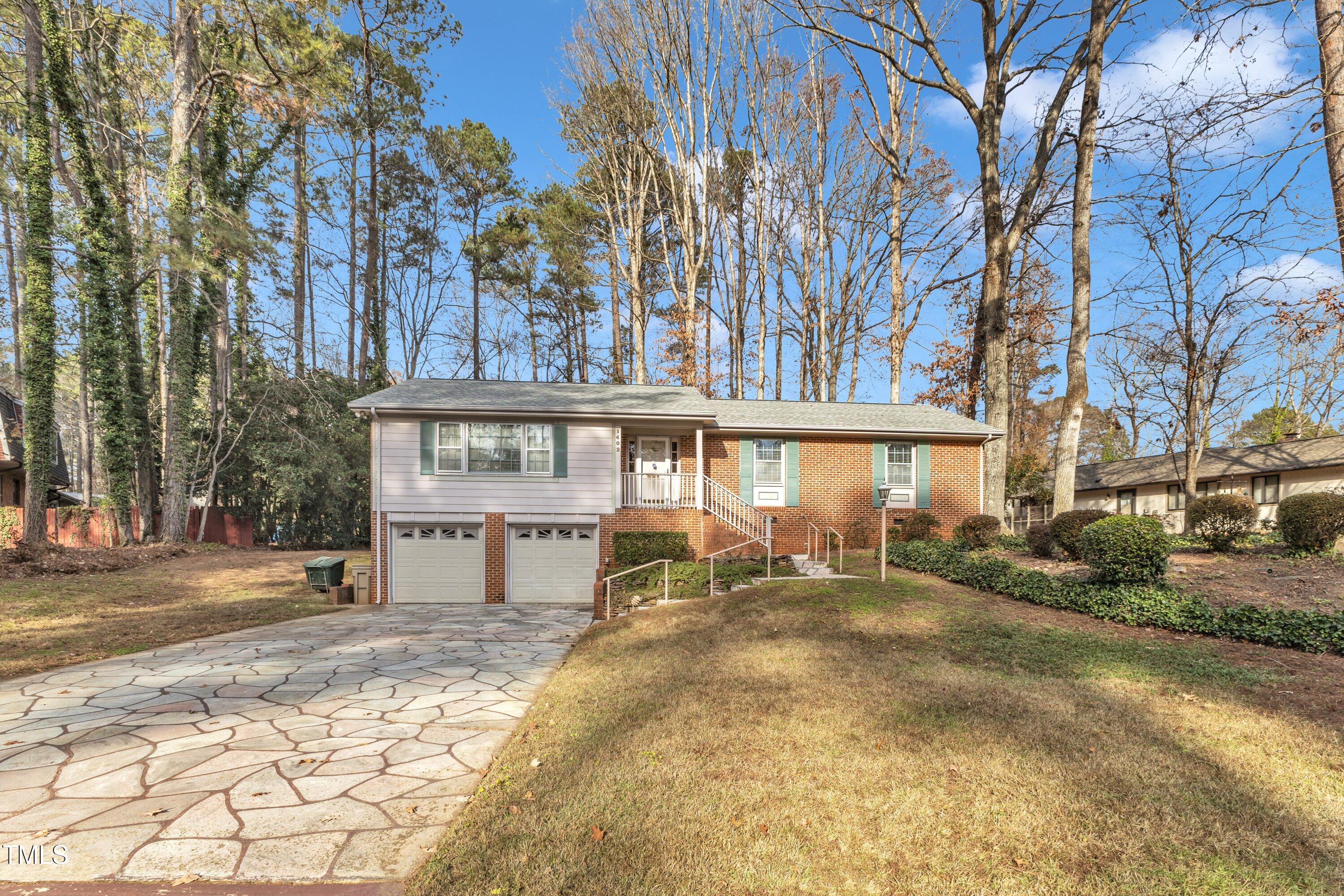 1402 Buckingham Road