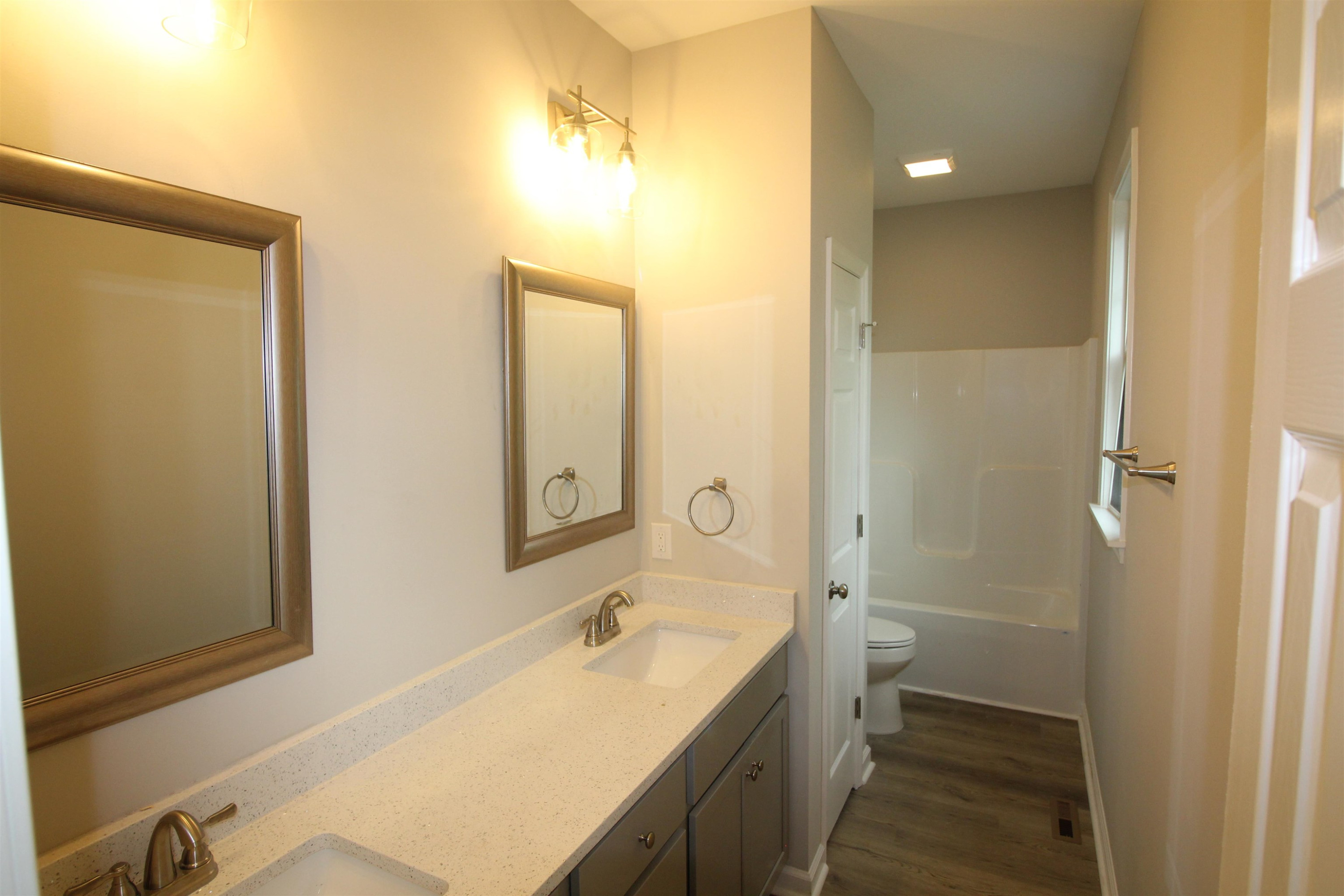 462 E Stewart Street