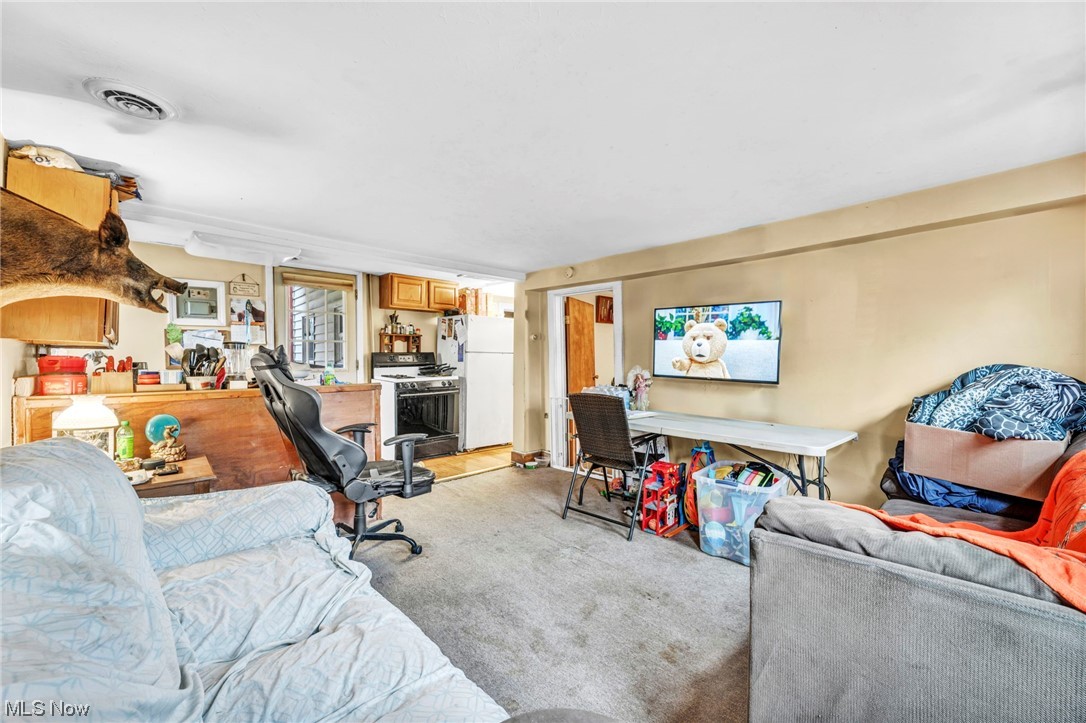 62 S Groveland Street