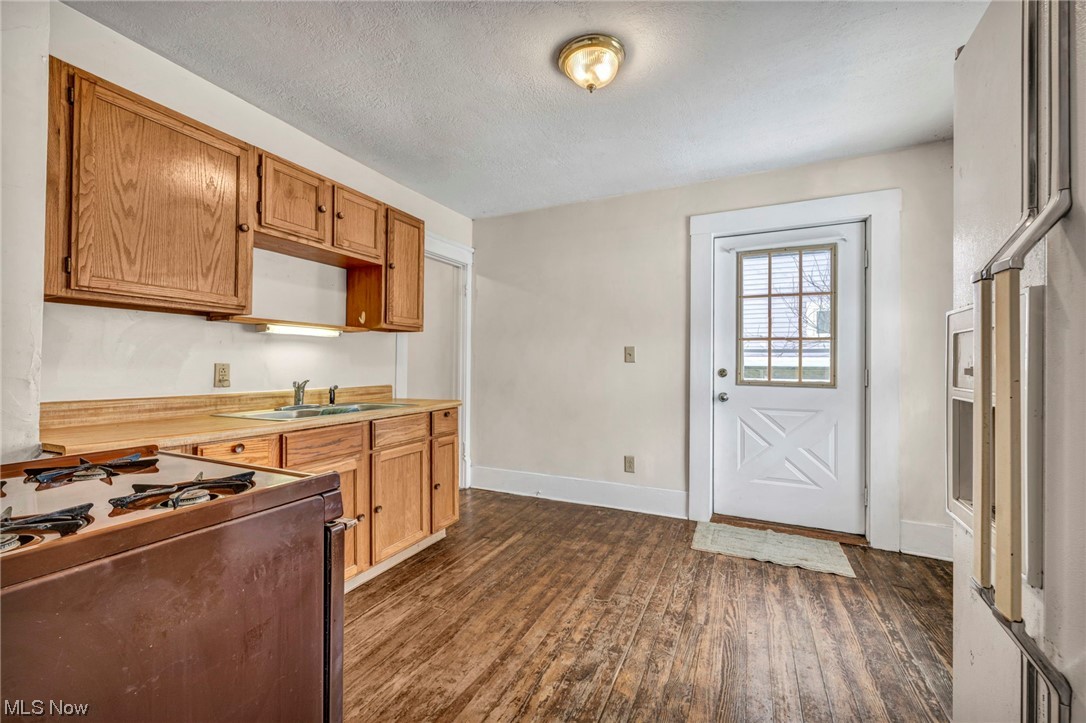 278 E College