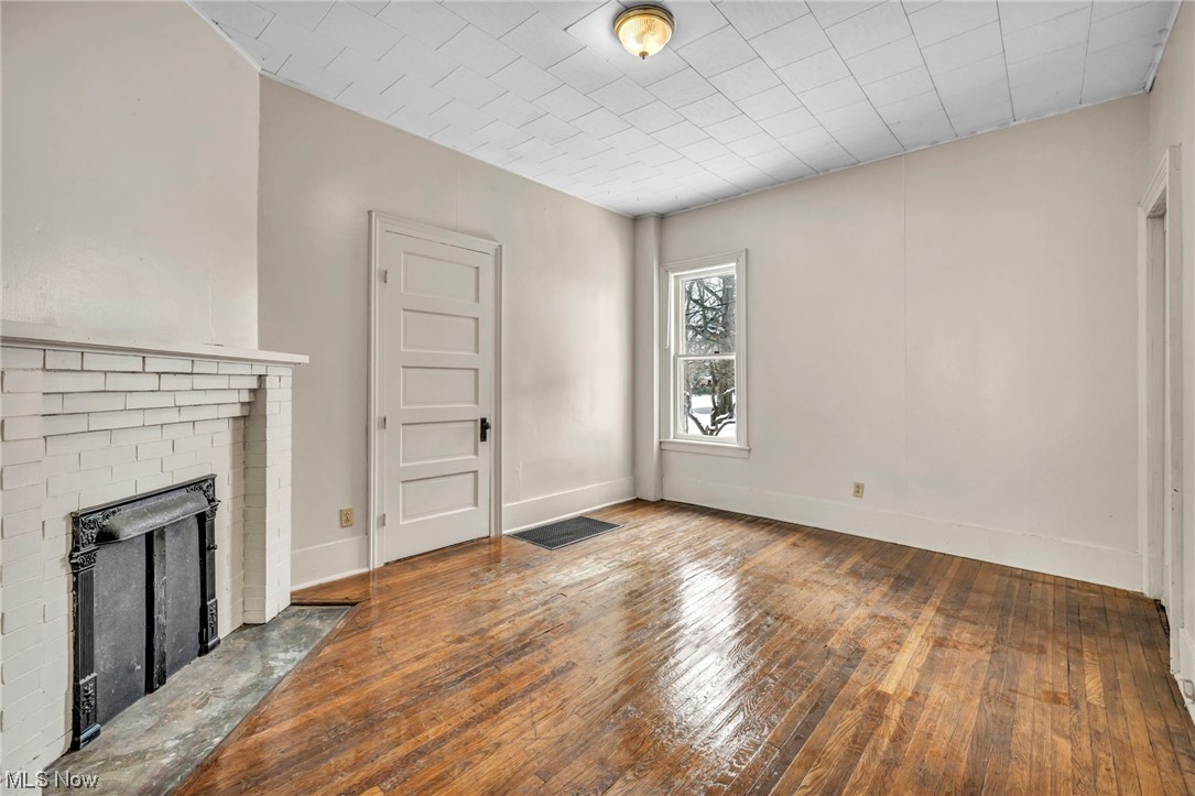278 E College