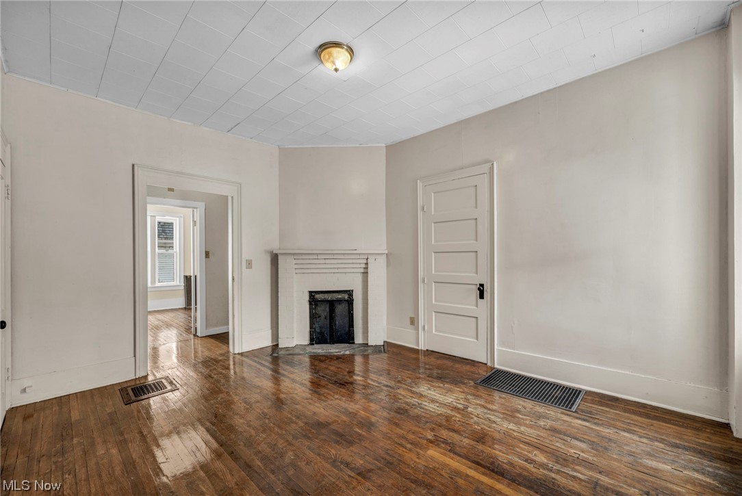 278 E College