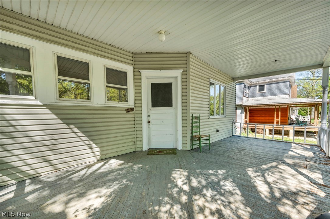 278 E College