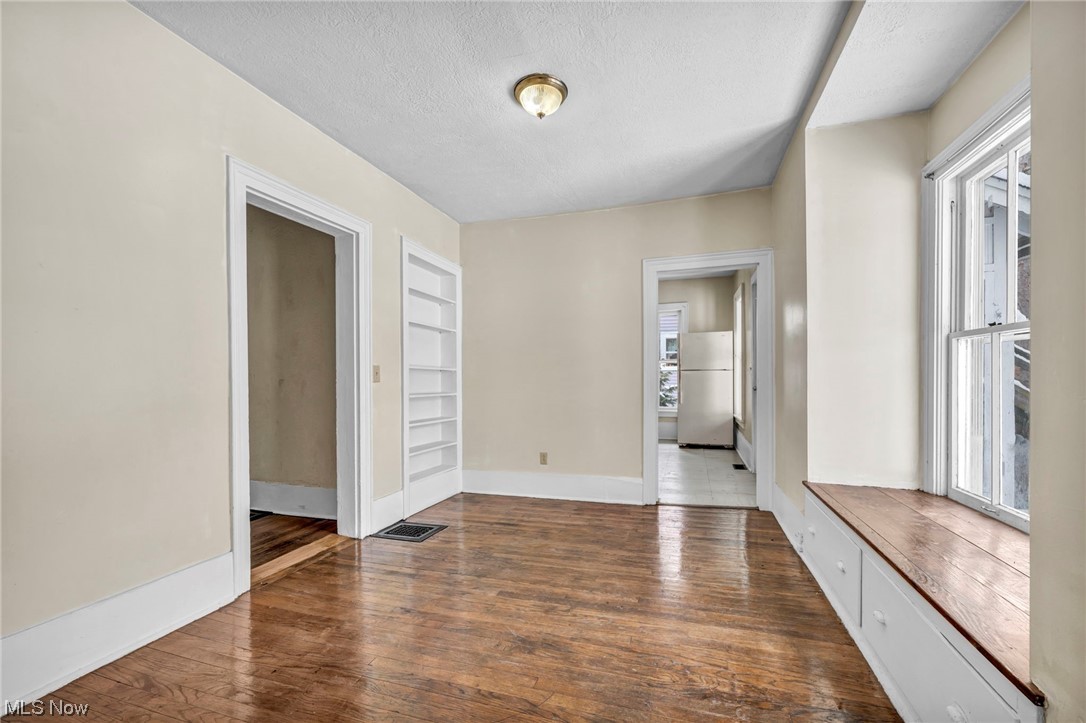 278 E College