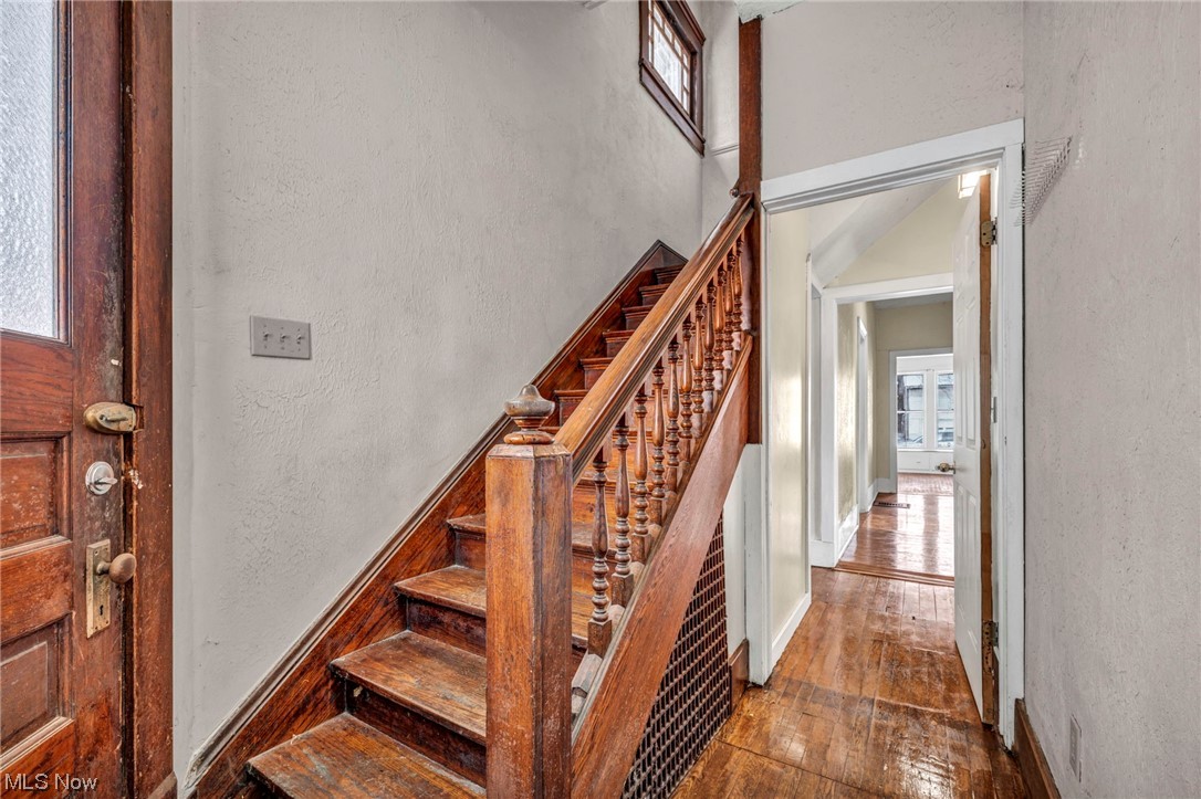 278 E College