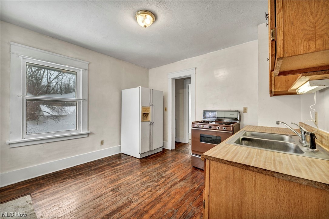 278 E College