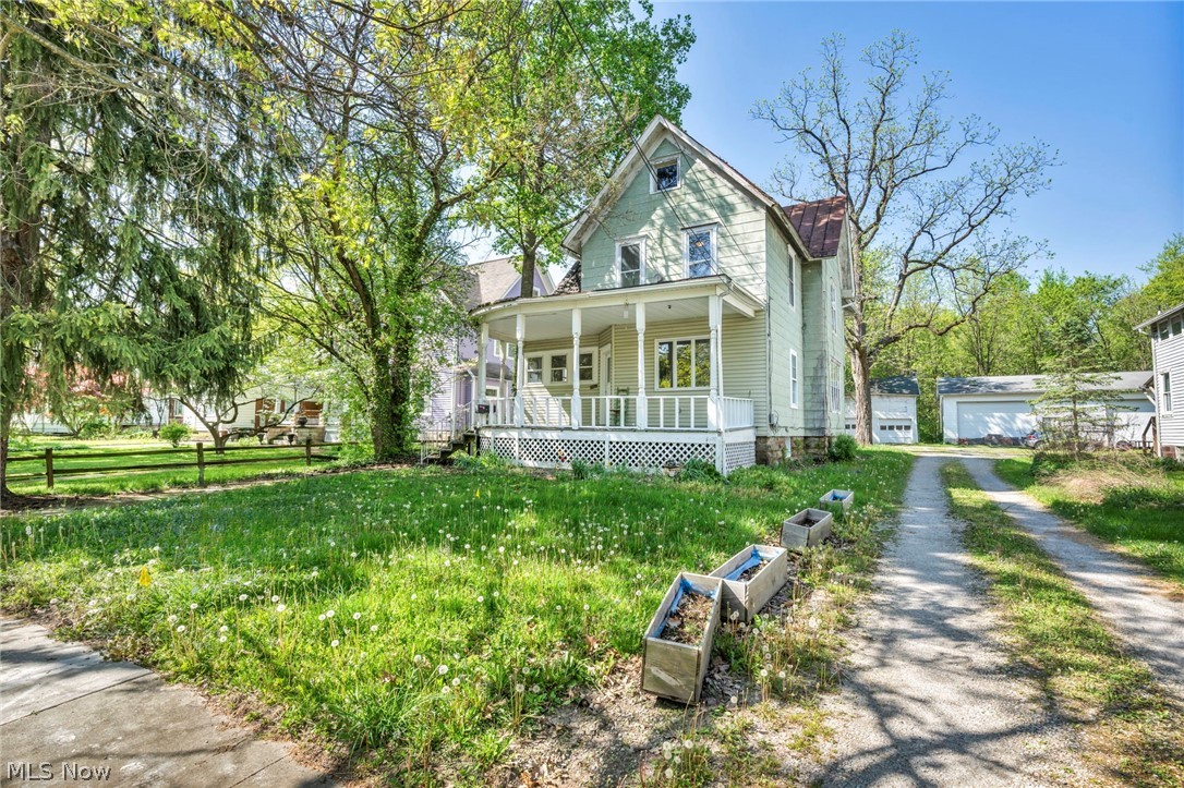 278 E College